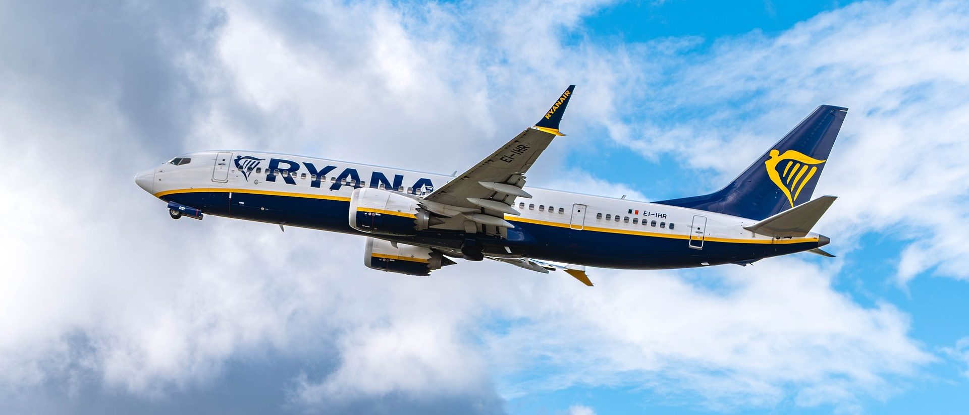 Lanzarote Ryanair Wheel Incident at Arrecife Airport